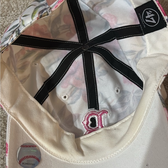 Floral Peony Red Sox Cap - Picture 4 of 6